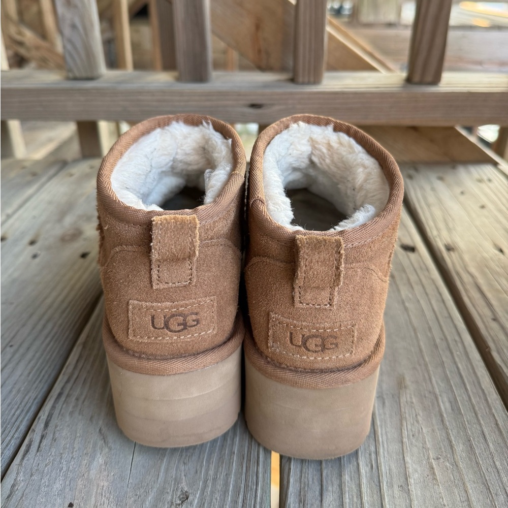 UGG Women’s Classic Ultra Mini Platform - Picture 2 of 6